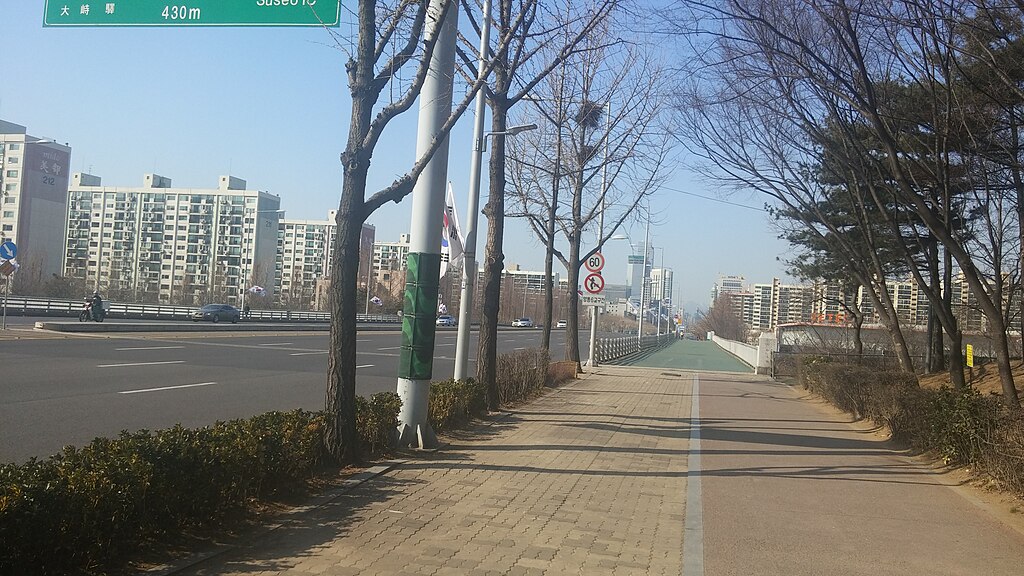 Garosu-gil, in Seoul’s Gangnam District.